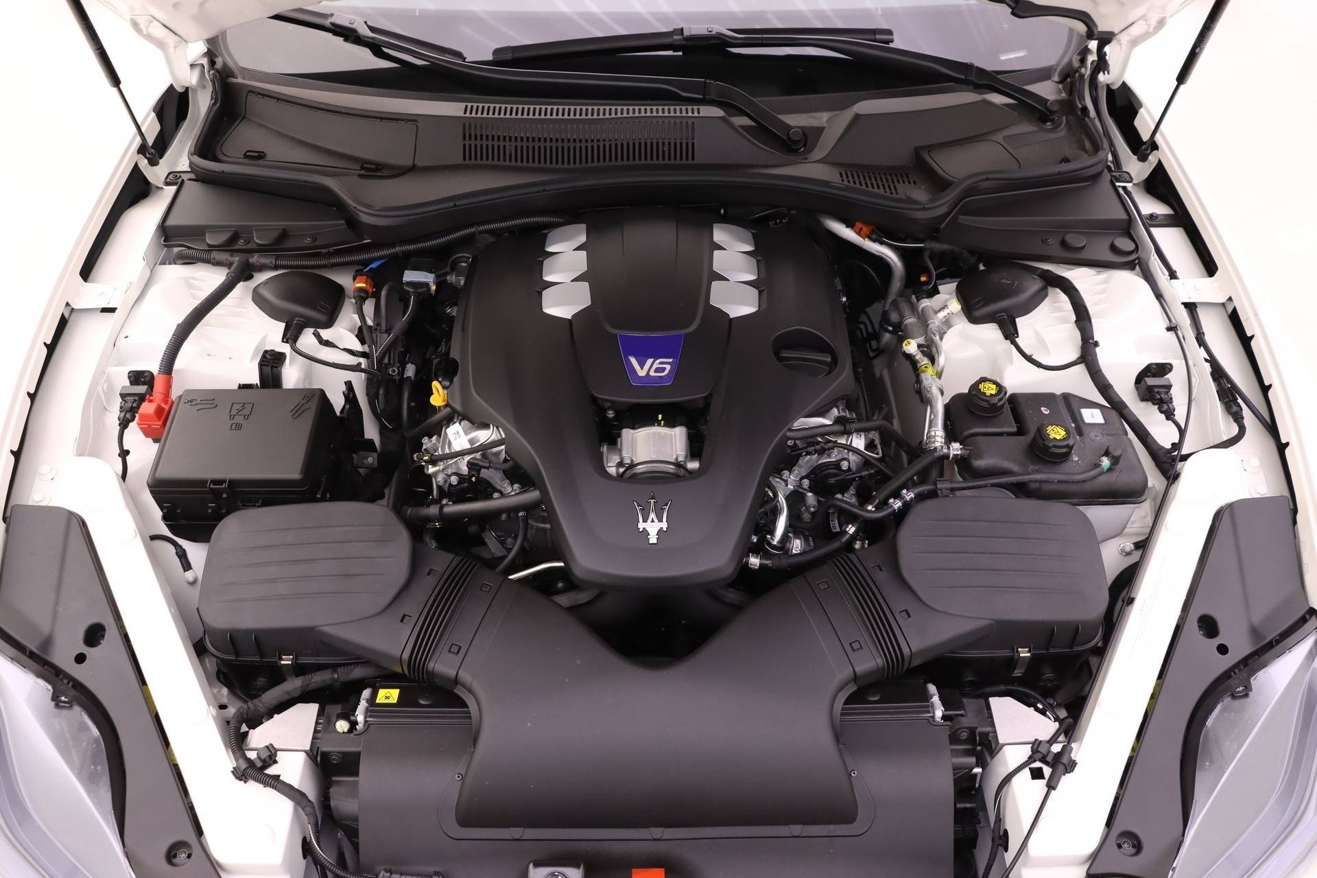 New 2023 Maserati Quattroporte Modena Q4 image 11