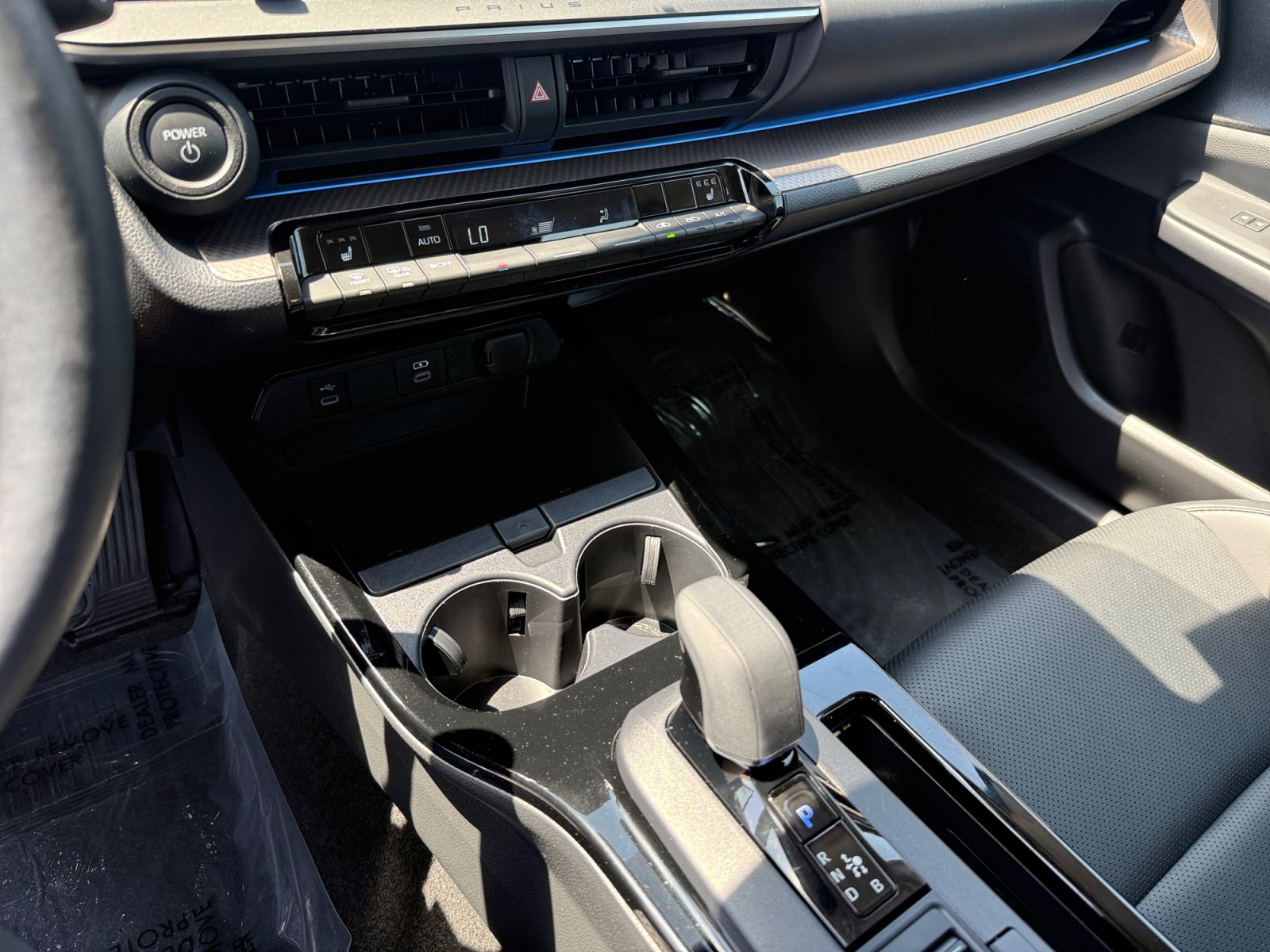 Used 2025 Toyota Prius XLE FWD image 13