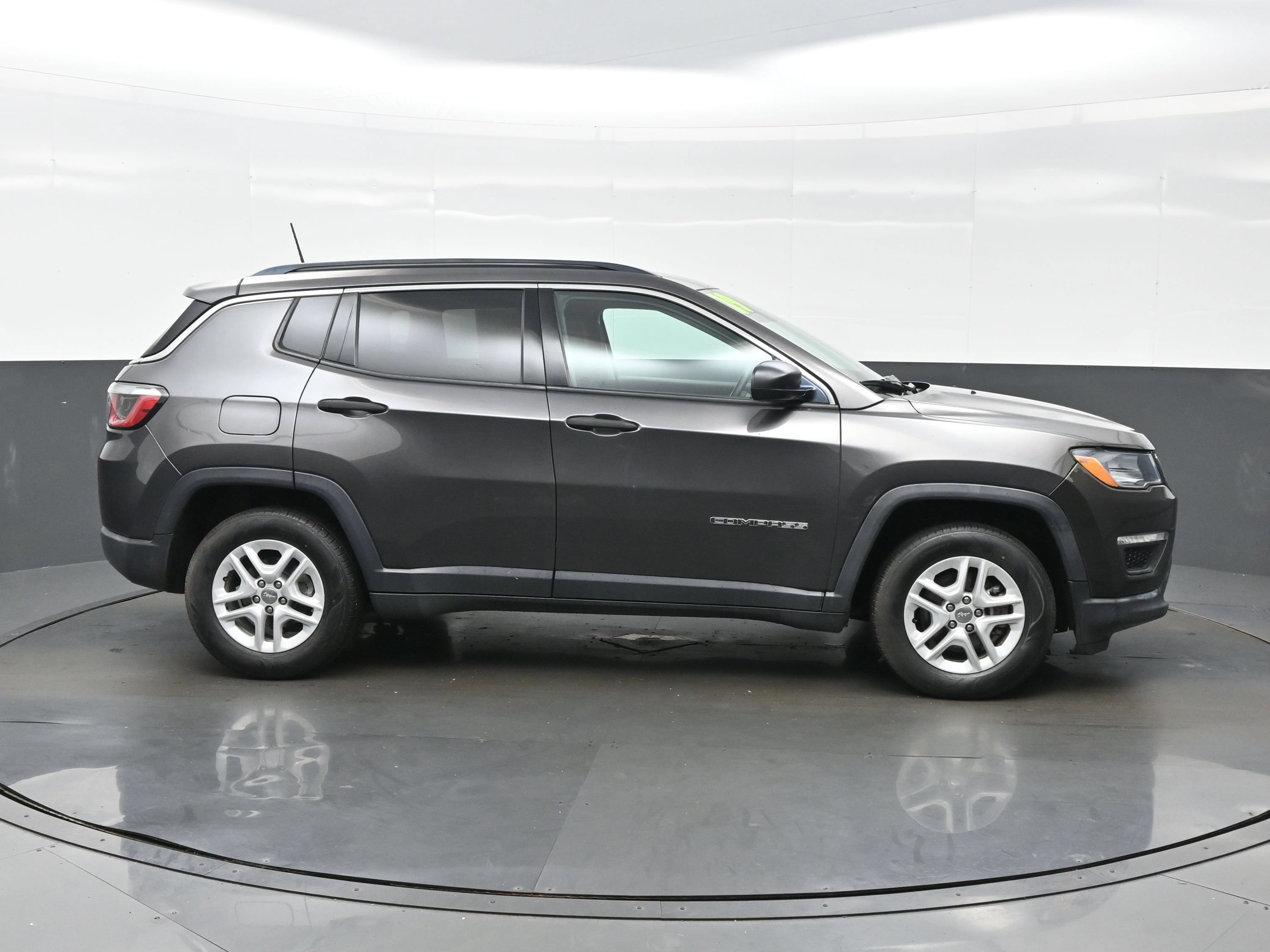 Used 2019 Jeep Compass Sport FWD image 7
