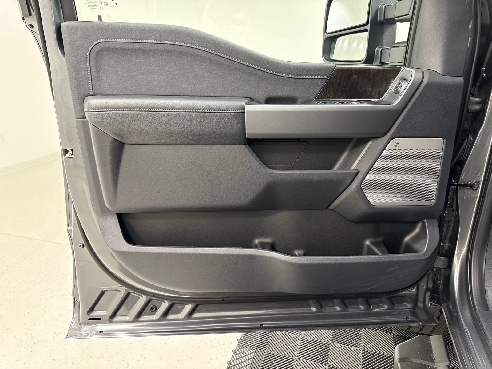 New 2026 Ford F250 Lariat w/ Black Appearance Package AWD/4WD image 15