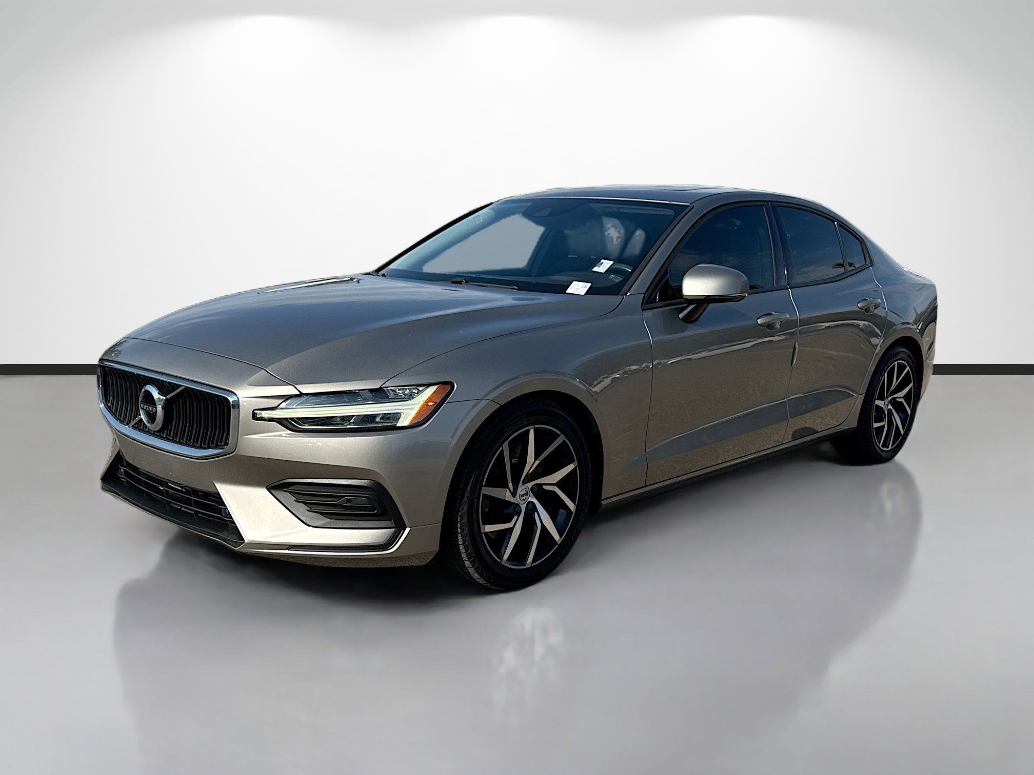 Used 2020 Volvo S60 T6 Momentum image 7