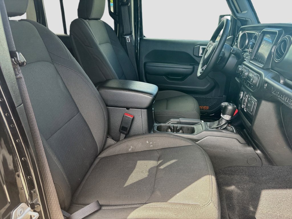 Certified 2023 Jeep Wrangler Unlimited w/ Sun & Screen Package AWD/4WD image 31