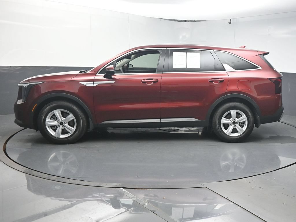 Used 2025 Kia Sorento LX FWD image 5