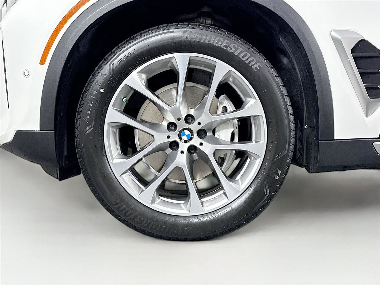 Used 2024 BMW X5 xDrive40i w/ Premium Package AWD/4WD image 48