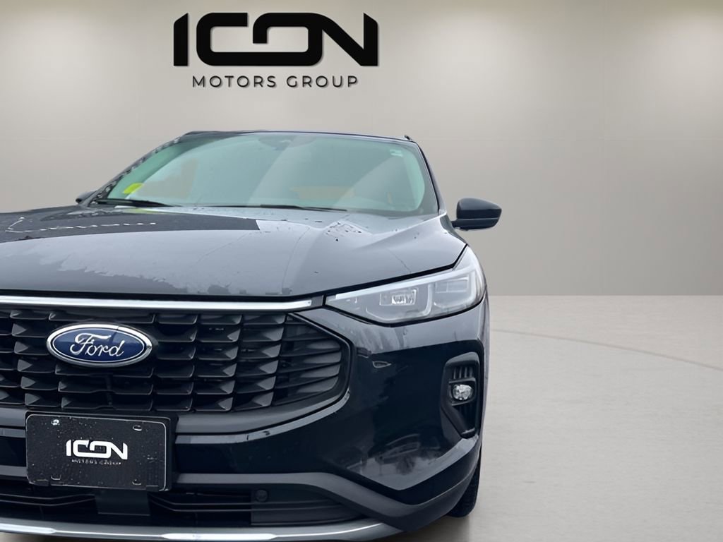 Used 2025 Ford Escape Platinum image 9