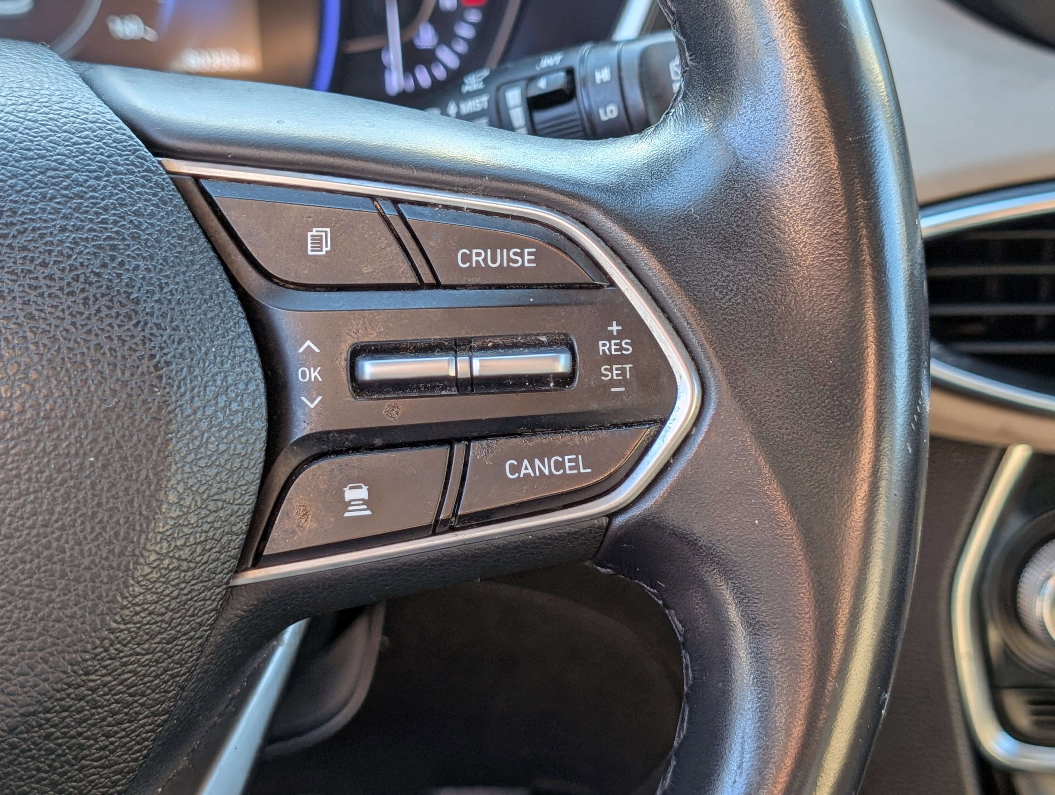 Used 2019 Hyundai Santa Fe Limited image 24