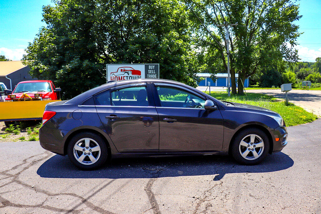 Used 2015 Chevrolet Cruze LT w/ Technology Package image 2