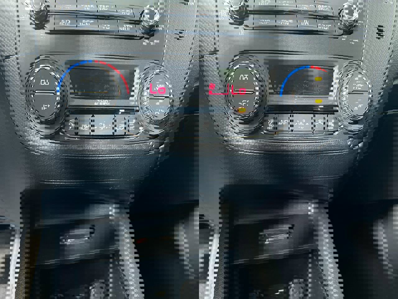 Used 2017 Kia Forte EX image 26