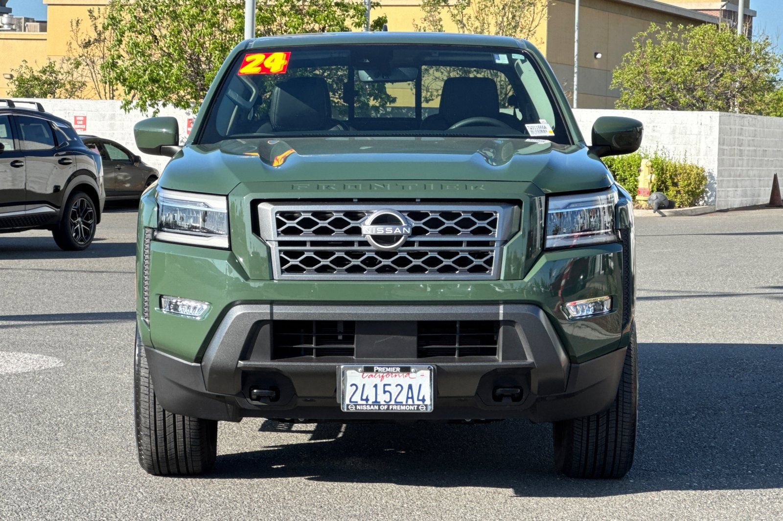 Used 2024 Nissan Frontier SL w/ Technology Package image 9