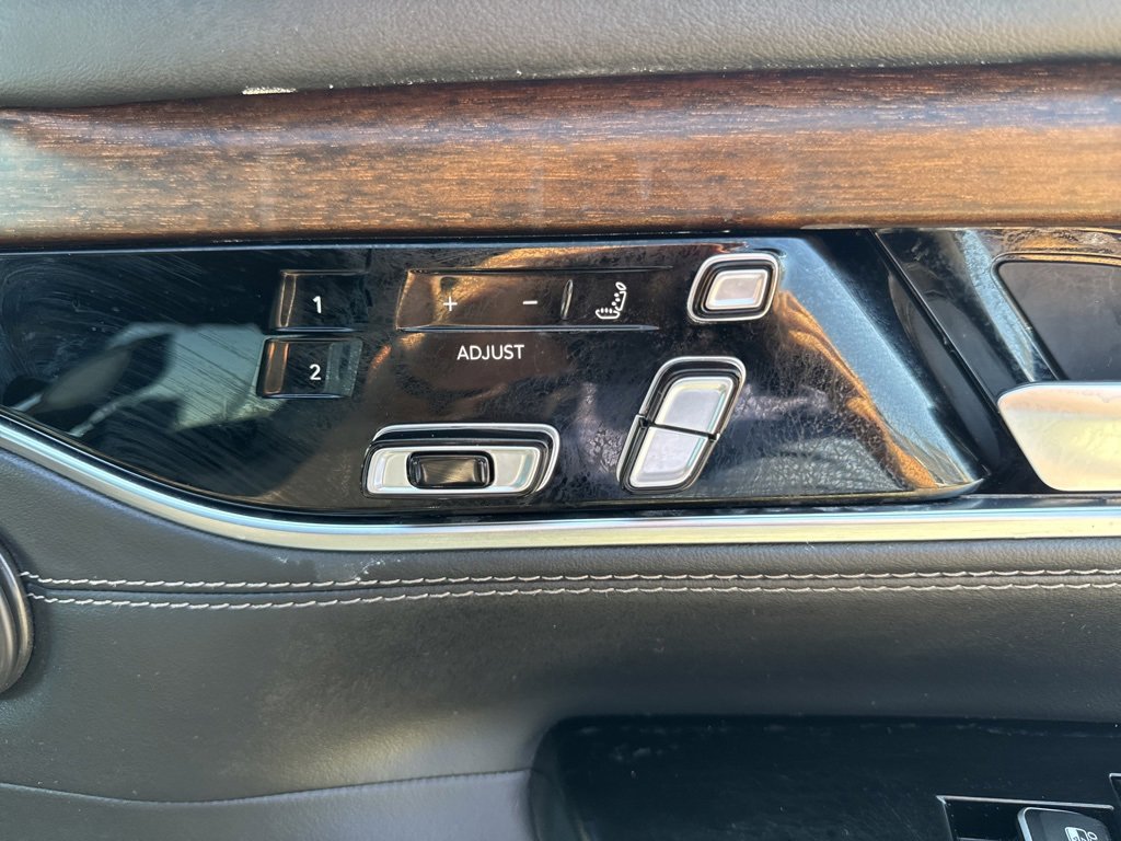 Used 2023 Jeep Grand Wagoneer L Series II image 39