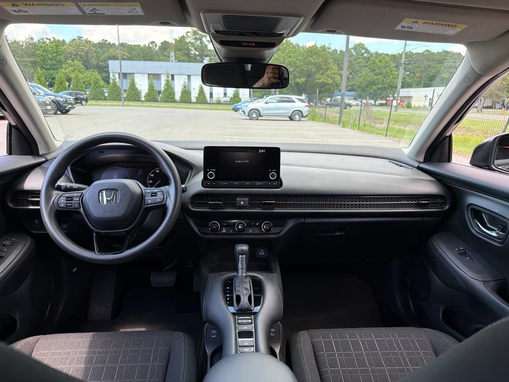Used 2025 Honda HR-V LX image 8