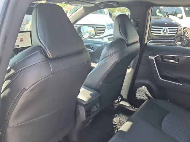 Used 2023 Toyota RAV4 XSE AWD/4WD image 17