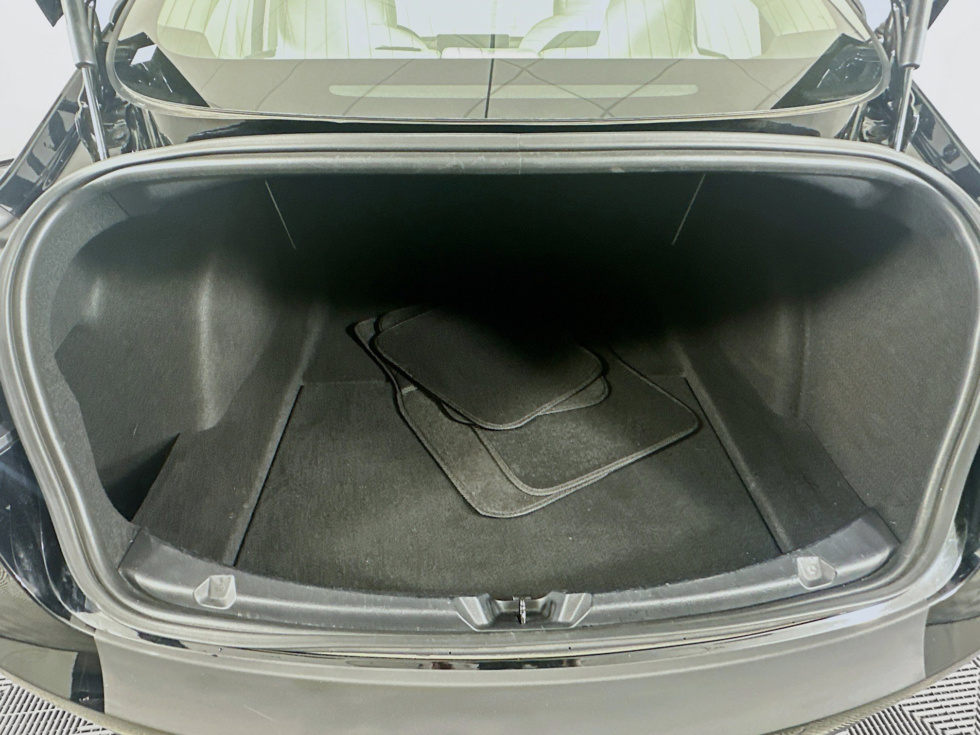 Used 2018 Tesla Model 3 Mid Range image 28