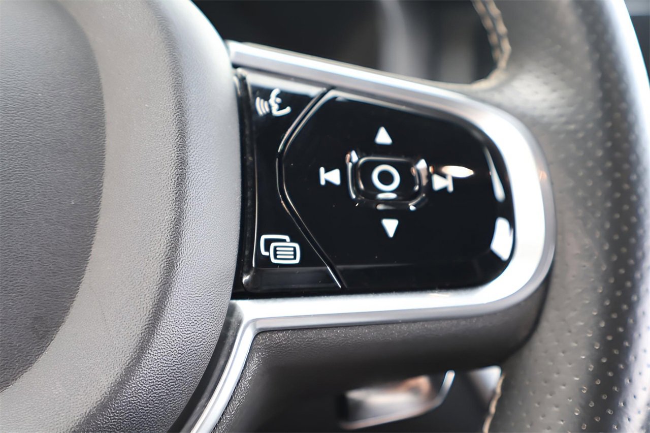 Used 2018 Volvo XC60 T8 R-Design w/ Vision Package image 22