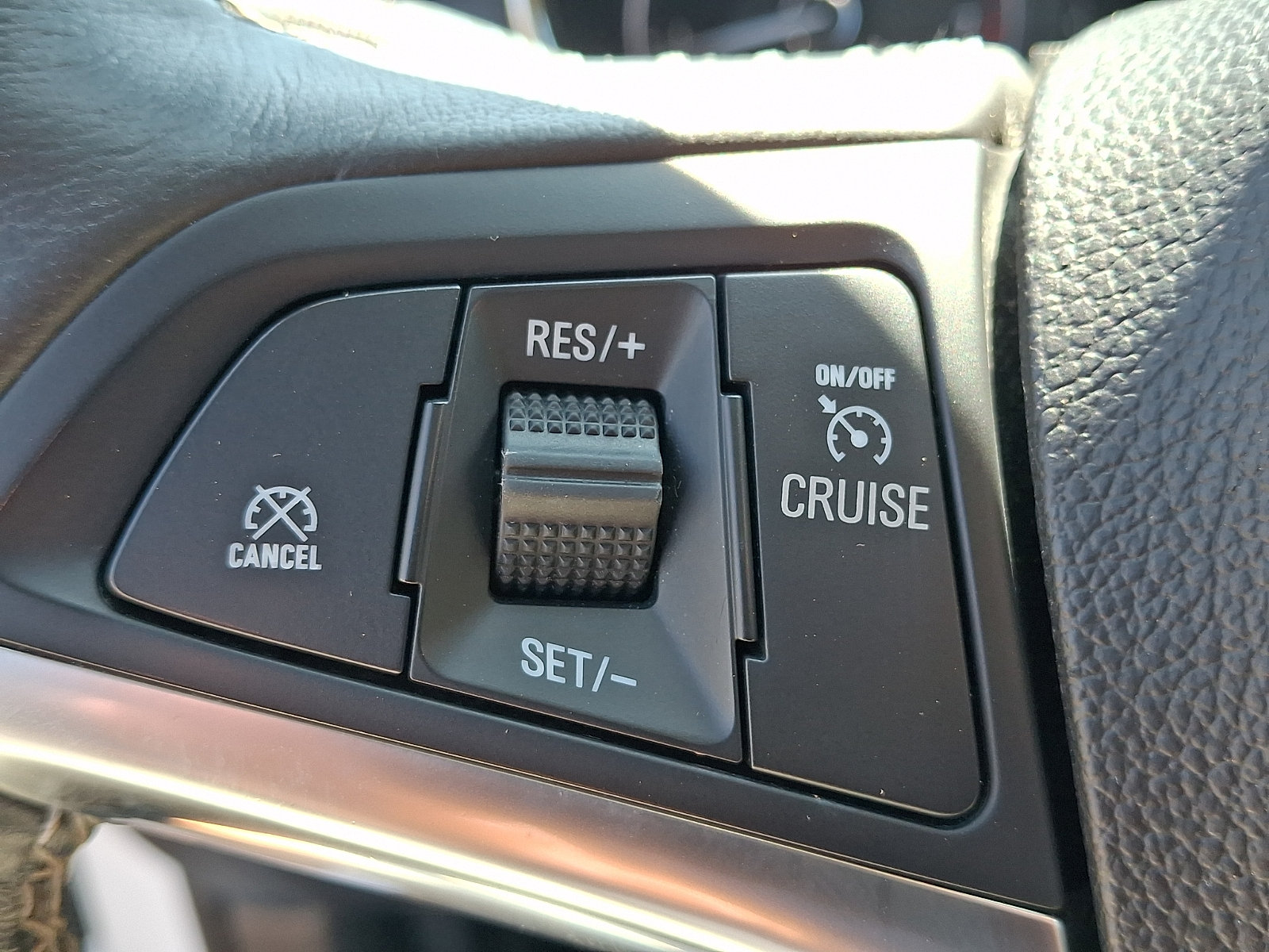 Used 2017 Buick Encore Essence FWD image 21