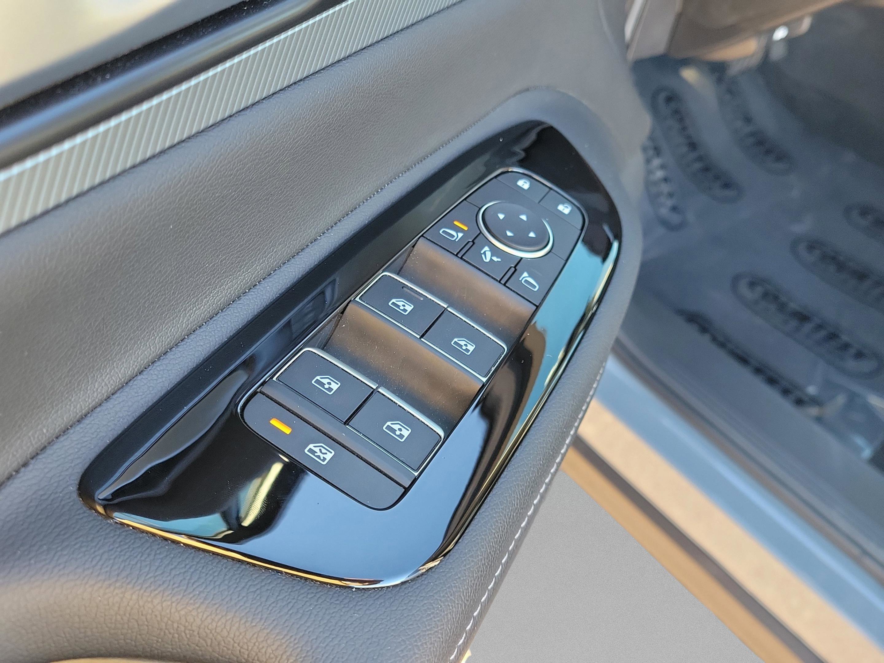 Certified 2025 Nissan Murano Platinum w/ Cargo Package image 22