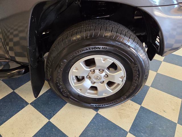 Used 2015 Toyota Tacoma 4x4 Double Cab w/ SR5 Package image 9