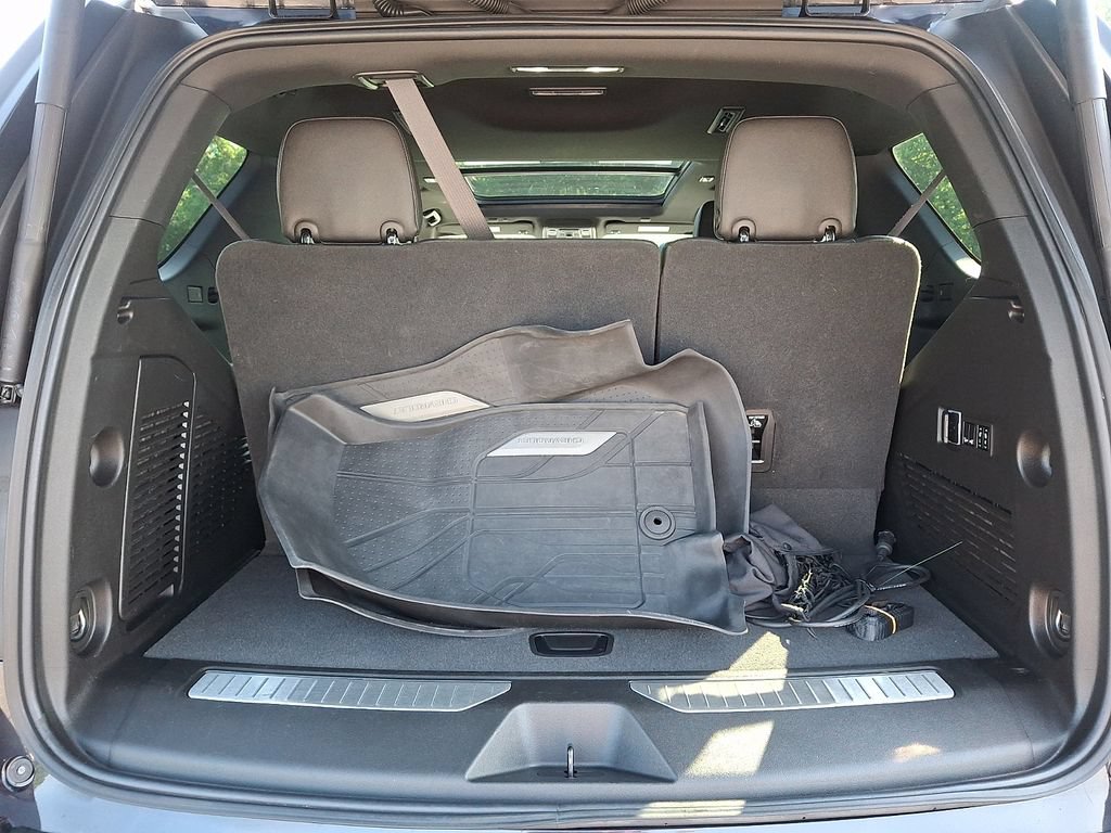 Used 2023 Chevrolet Tahoe Premier AWD/4WD image 30