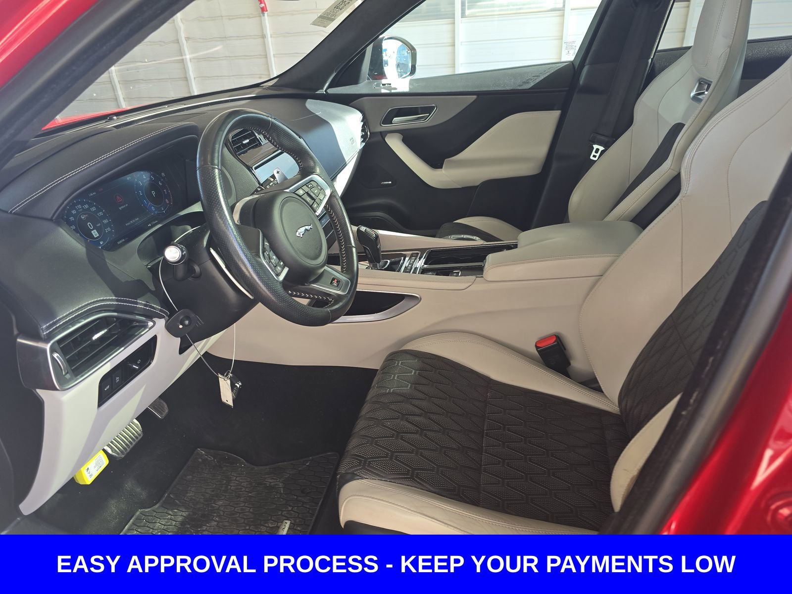 Used 2020 Jaguar F-PACE SVR image 19