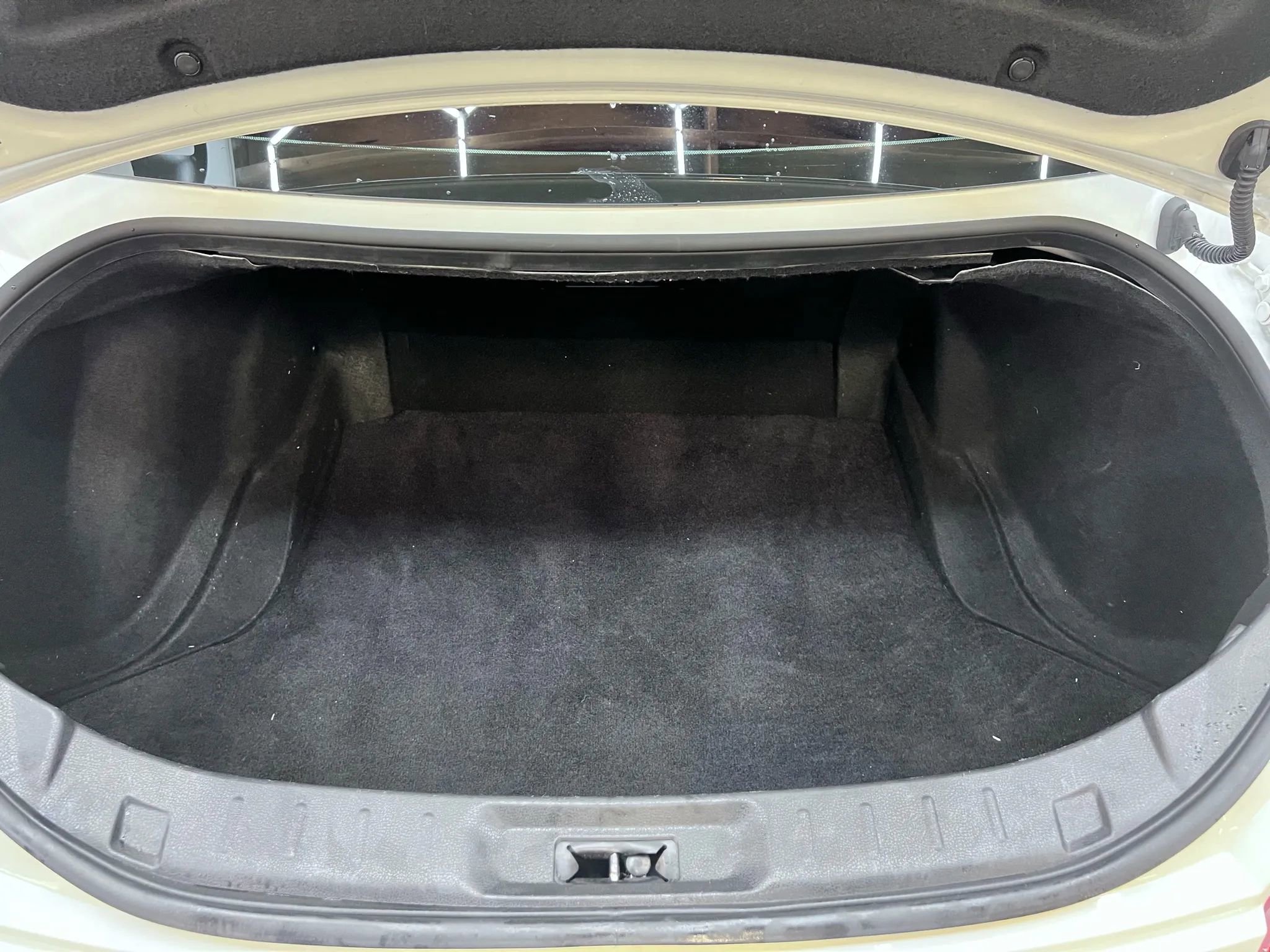 Used 2015 Nissan GT-R Premium image 23