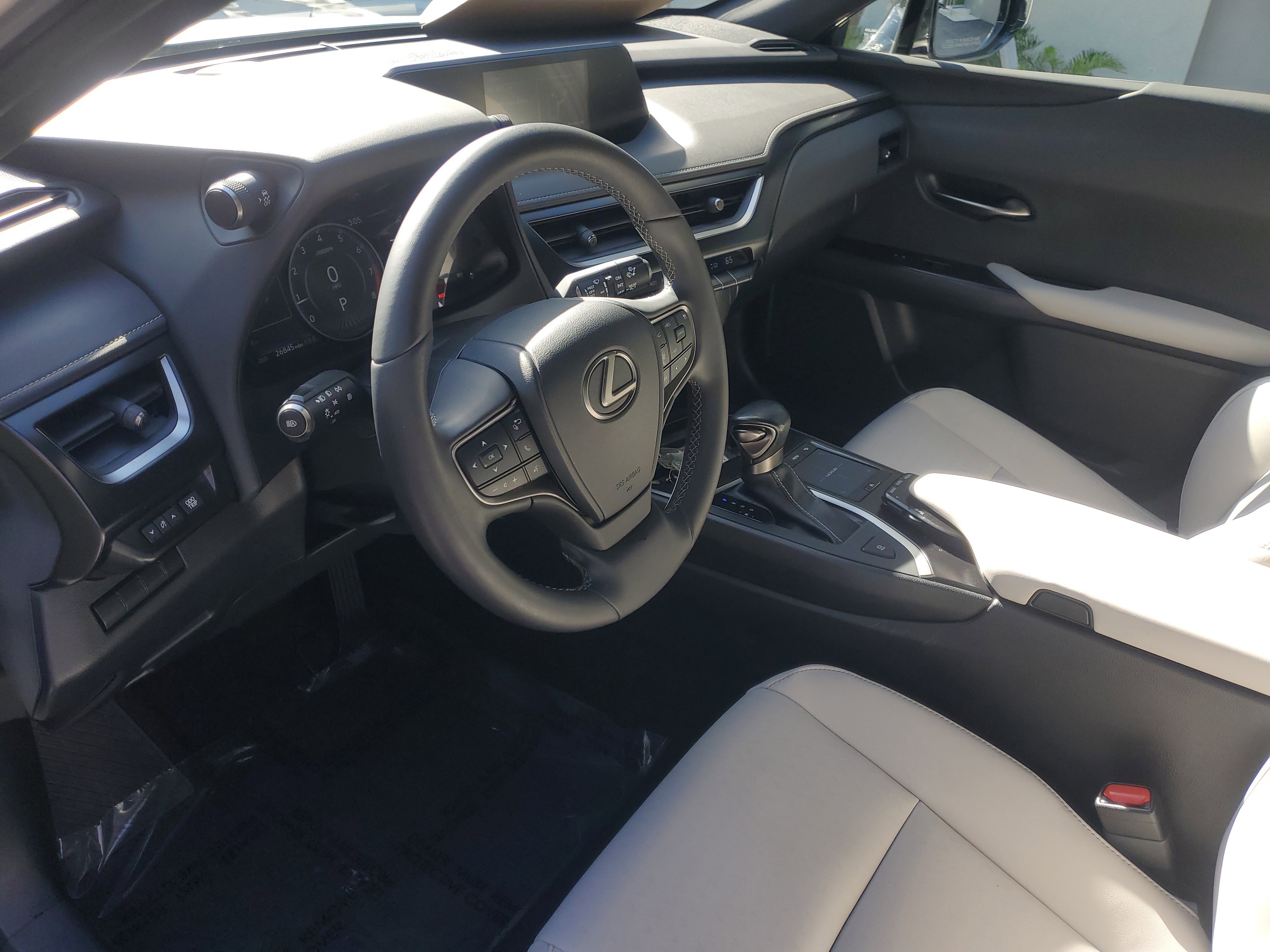 Certified 2022 Lexus UX 200 image 15