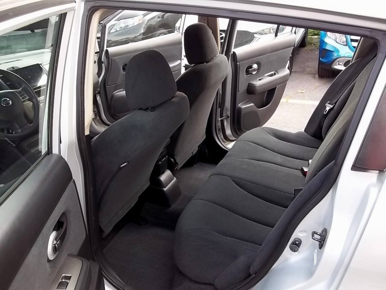 Used 2012 Nissan Versa 1.8 S w/ Plus Pkg FWD image 7