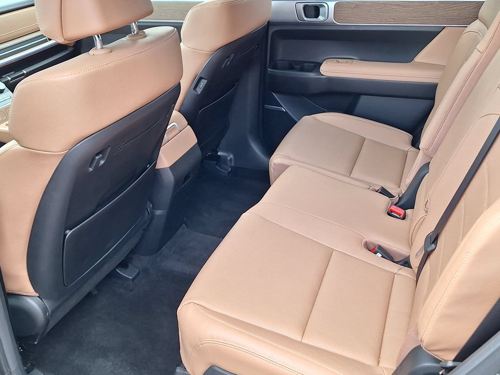 New 2025 Hyundai Santa Fe Limited AWD/4WD image 11