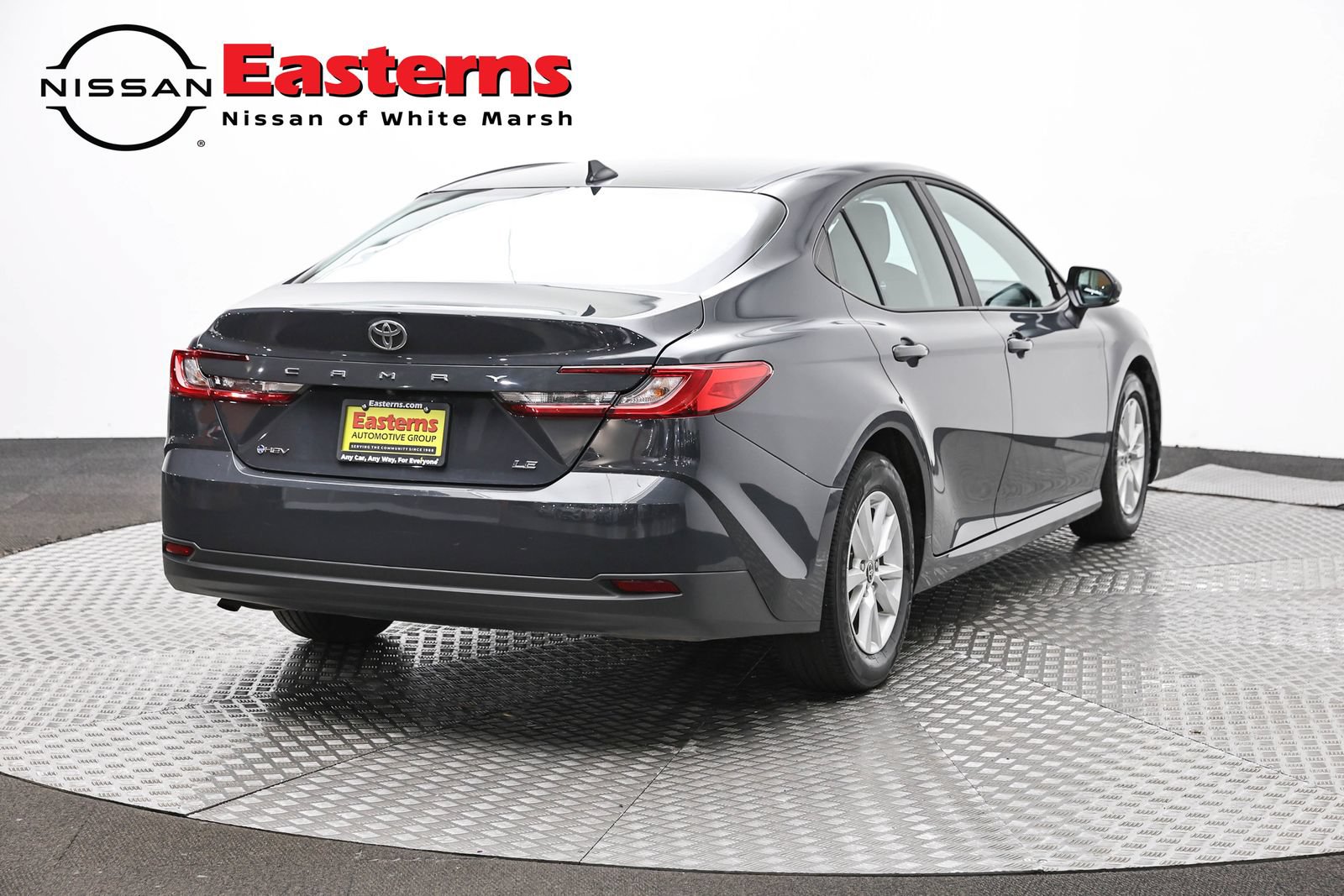 Used 2025 Toyota Camry LE FWD image 5