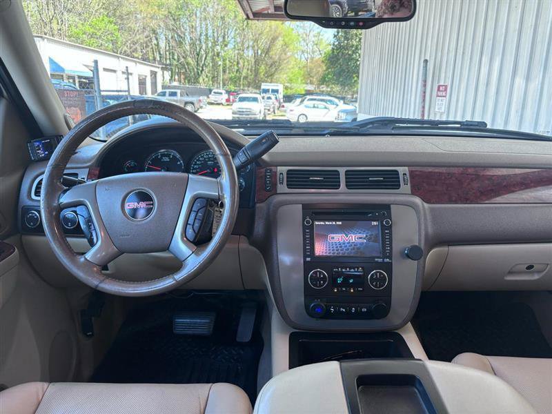 Used 2014 GMC Sierra 2500 SLT w/ SLT Convenience Package AWD/4WD image 25