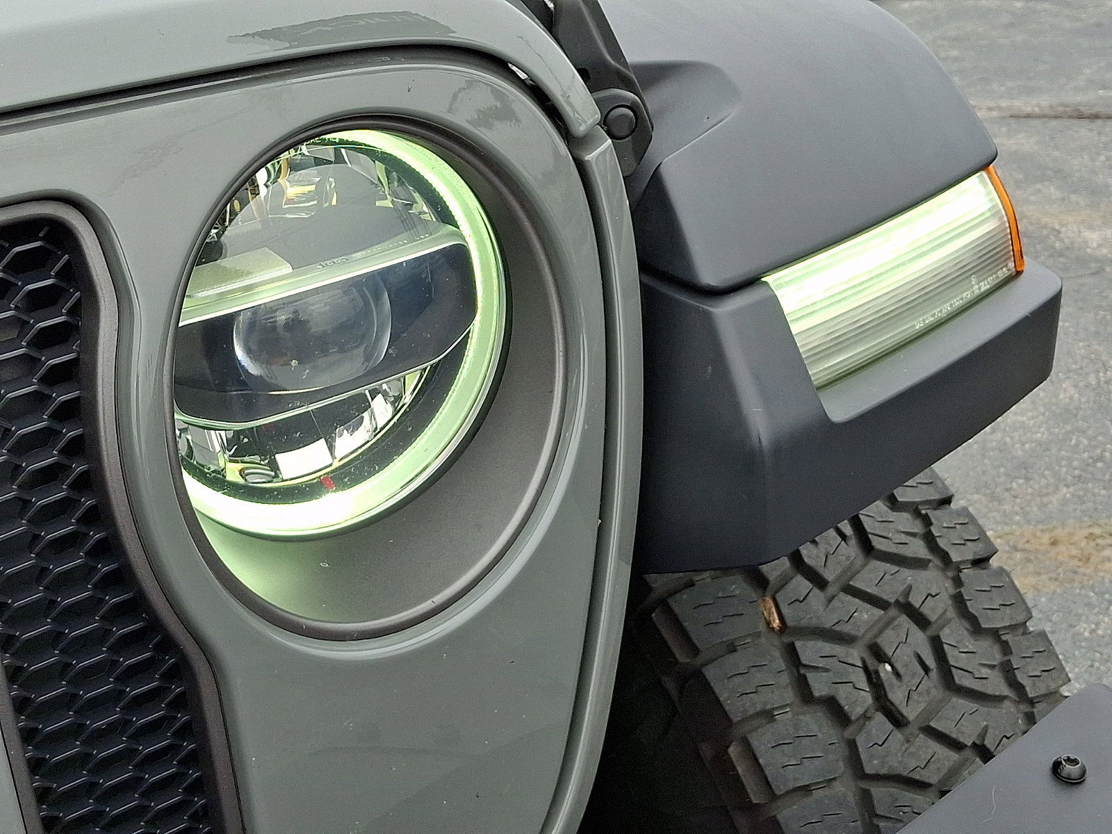 Used 2018 Jeep Wrangler Unlimited Rubicon w/ Uconnect 4C Nav & Sound Group image 10