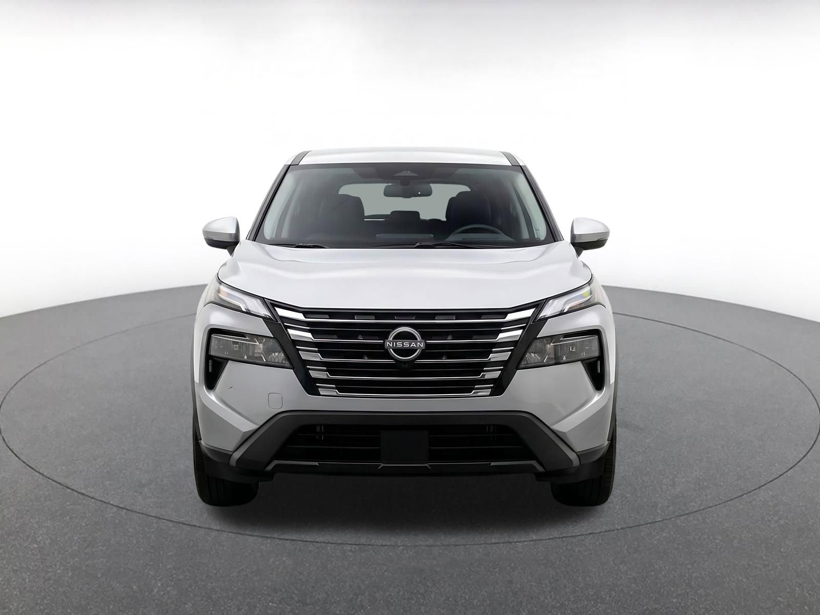 Used 2025 Nissan Rogue SV FWD image 2