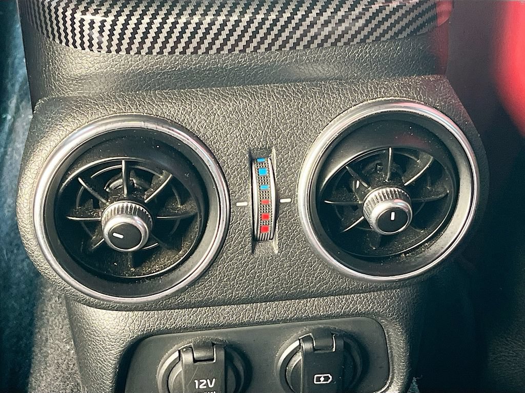 Used 2020 Kia Stinger GT2 AWD/4WD image 27