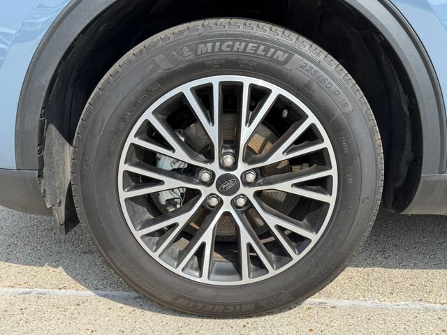 Used 2025 Ford Escape SE w/ PHEV Premium Package FWD image 11