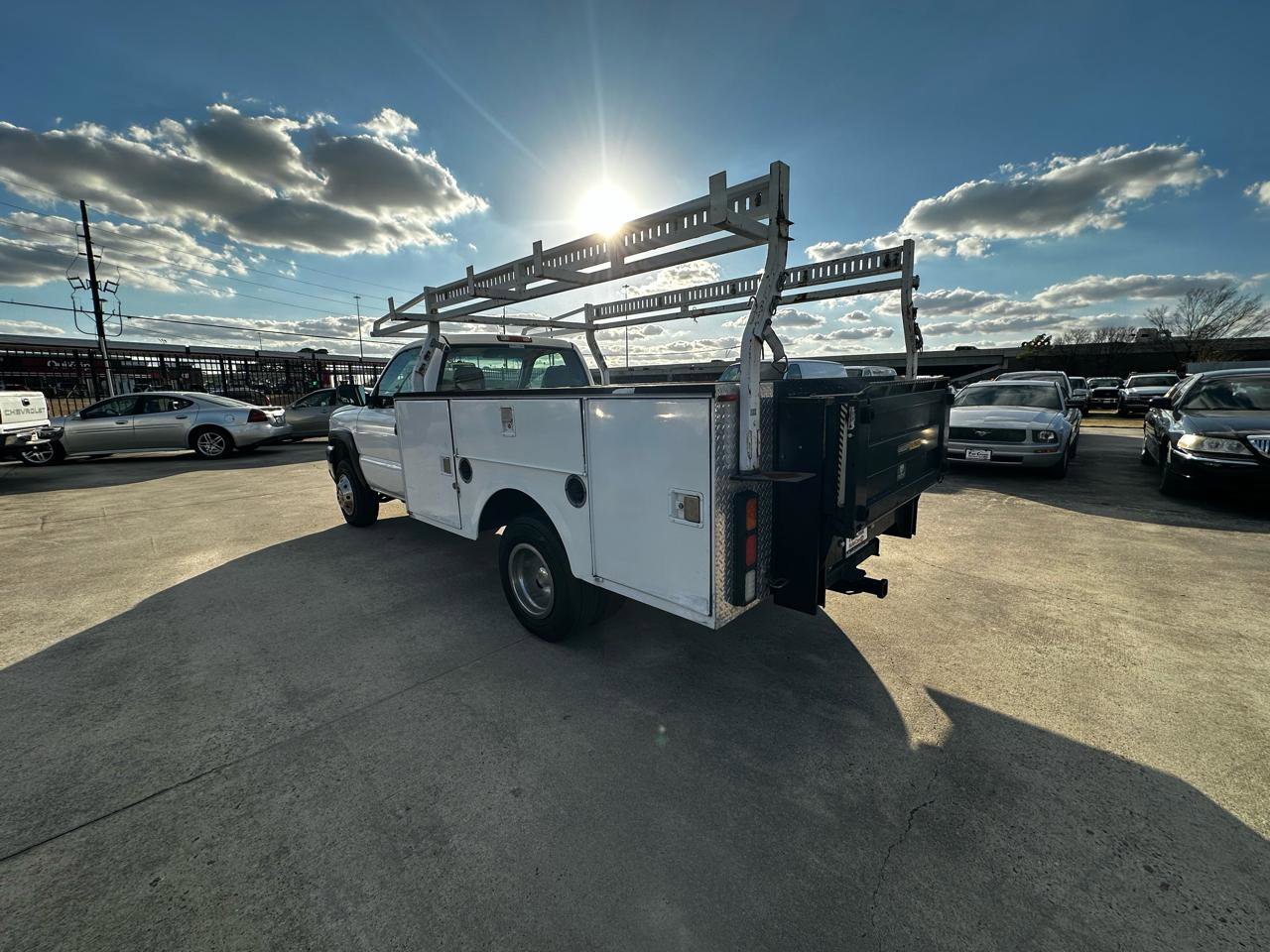 Used 2003 Chevrolet Silverado 3500 2WD Regular Cab image 3