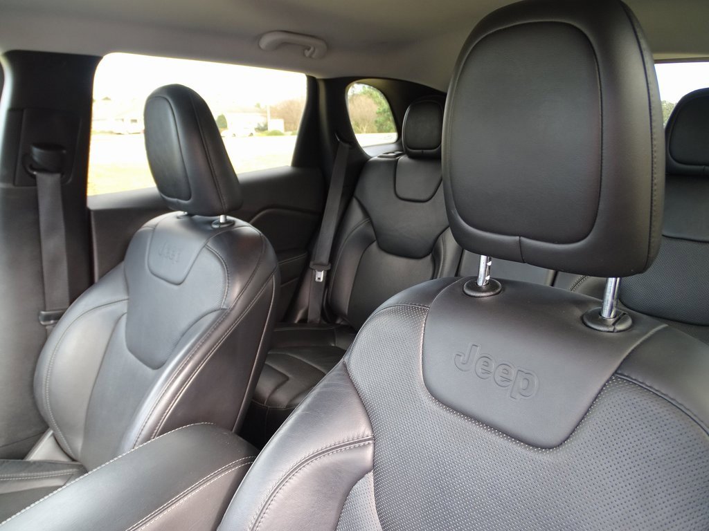 Used 2020 Jeep Cherokee Limited image 19