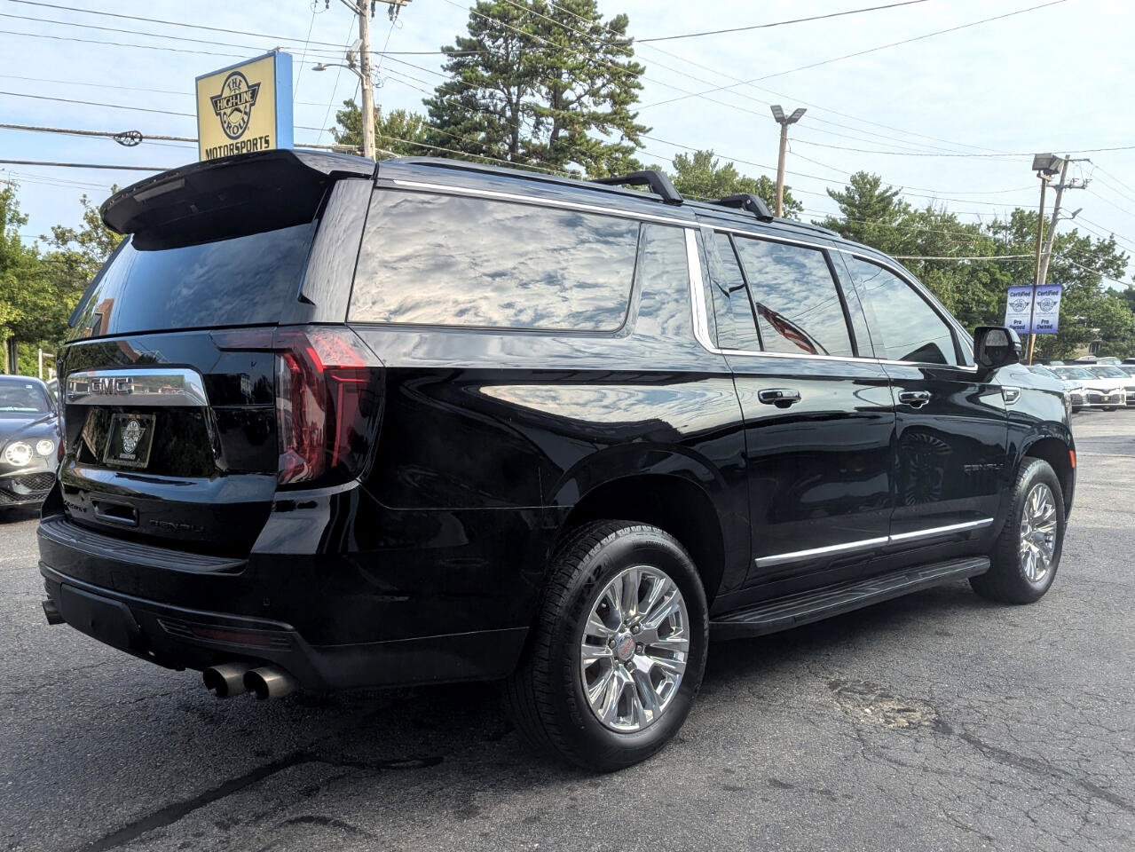 Used 2021 GMC Yukon XL Denali image 8