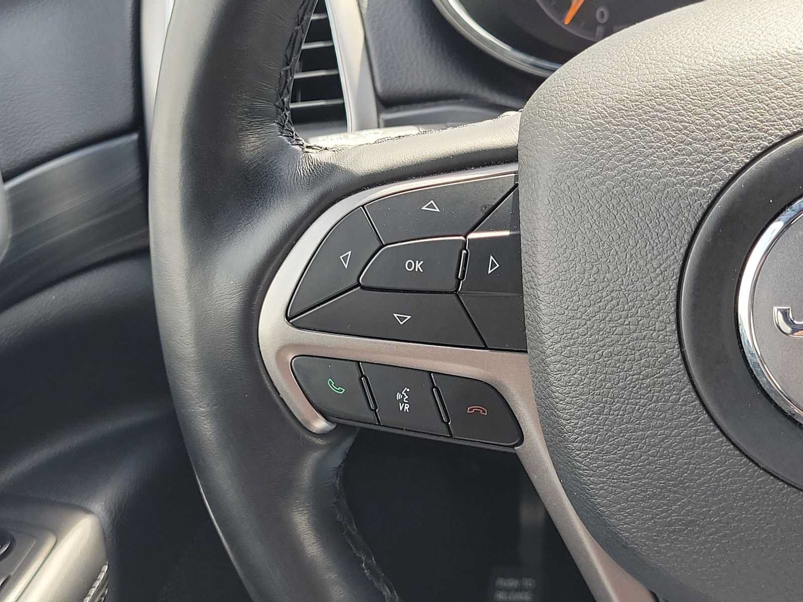 Used 2020 Jeep Grand Cherokee Altitude RWD image 22