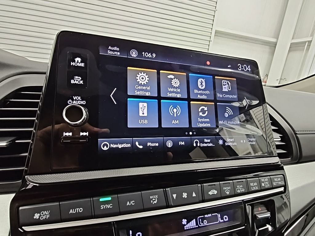 New 2026 Honda Odyssey Touring image 17