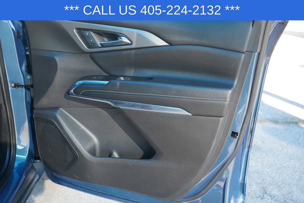Used 2025 Chevrolet Traverse LT image 21
