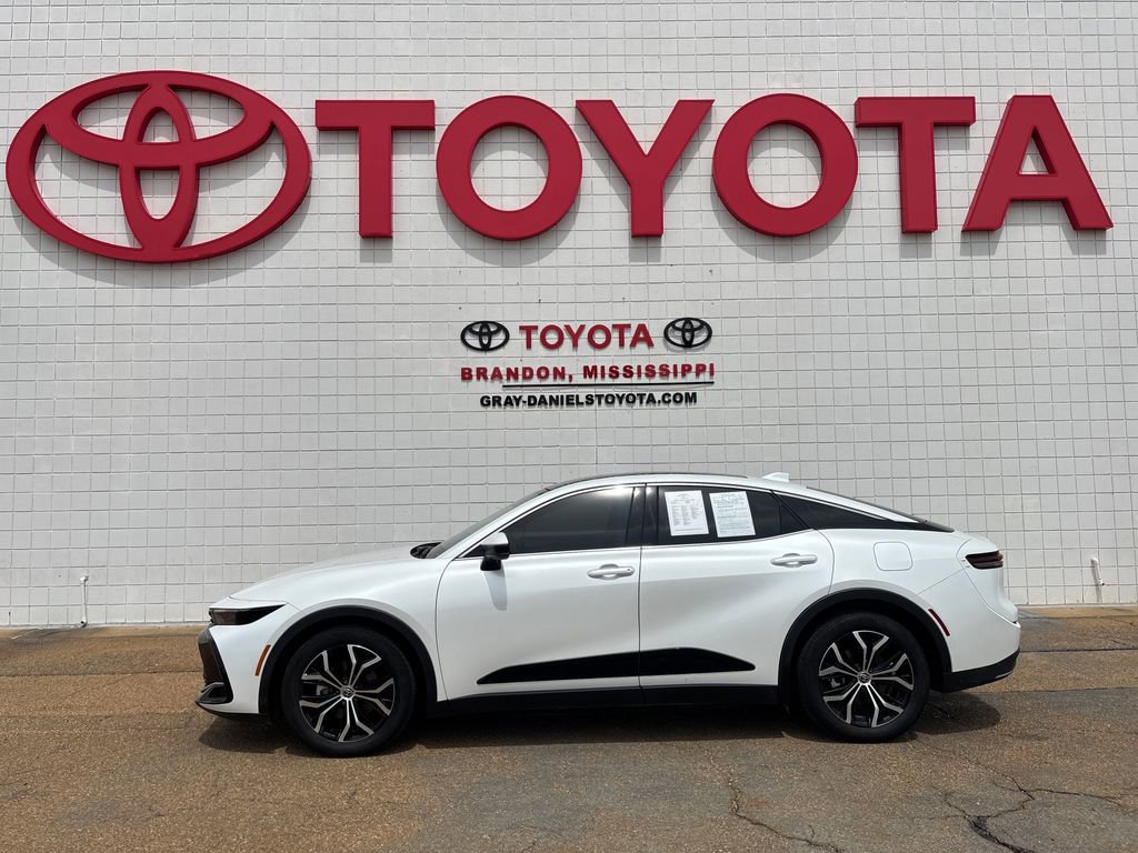 Used 2023 Toyota Crown Limited image 8