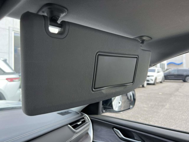 Certified 2023 Jeep Grand Cherokee Limited w/ Luxury Tech Group II image 33
