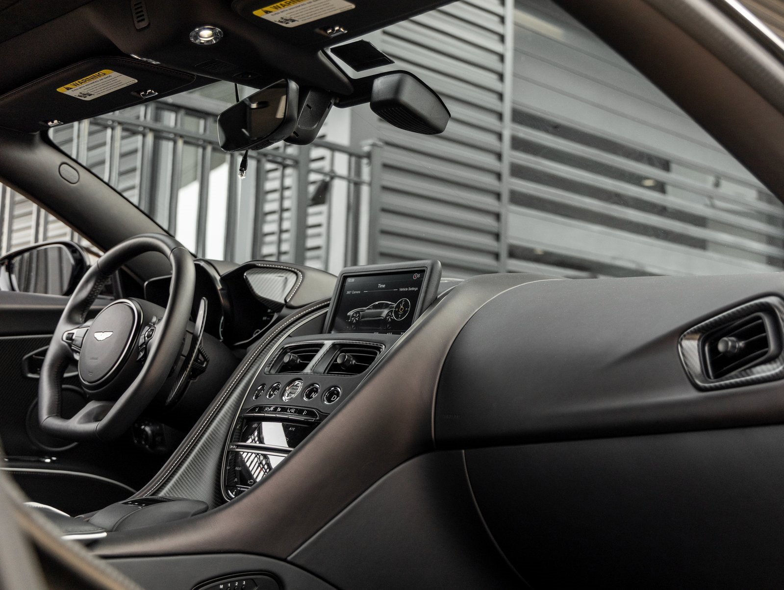 Used 2023 Aston Martin DBS Coupe image 44