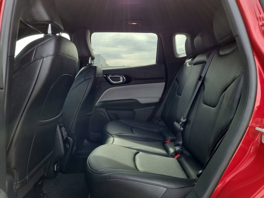 Used 2024 Jeep Compass Limited image 13