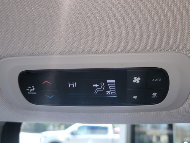 Certified 2024 Chrysler Pacifica Touring-L image 27