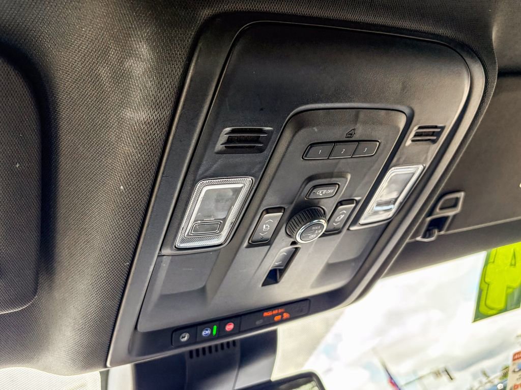 Used 2024 Chevrolet Tahoe Premier AWD/4WD image 34