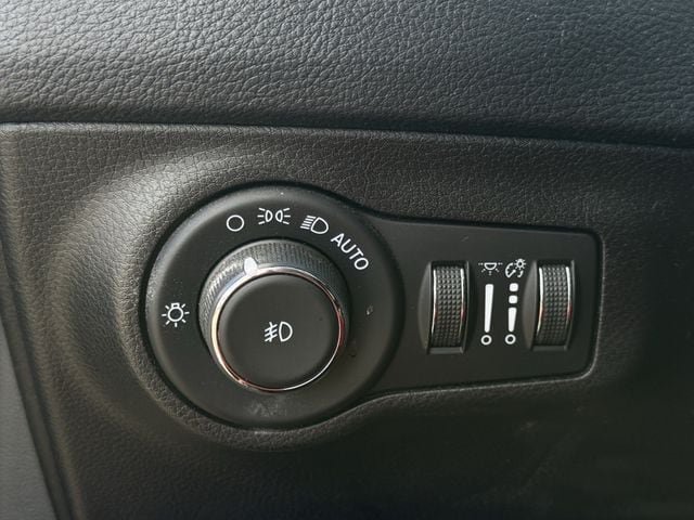 Used 2021 Jeep Compass Limited AWD/4WD image 24