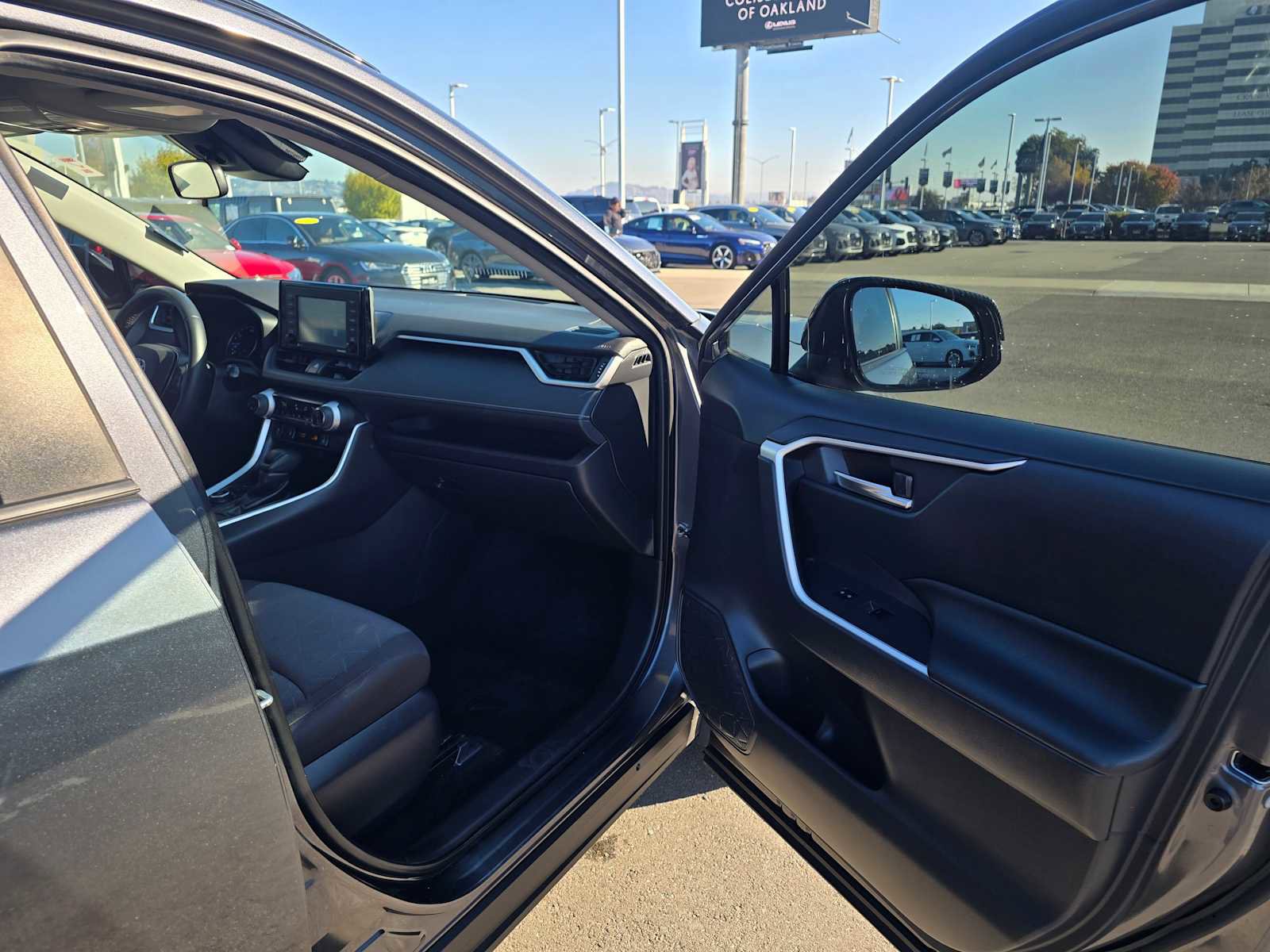 Used 2022 Toyota RAV4 XLE image 12