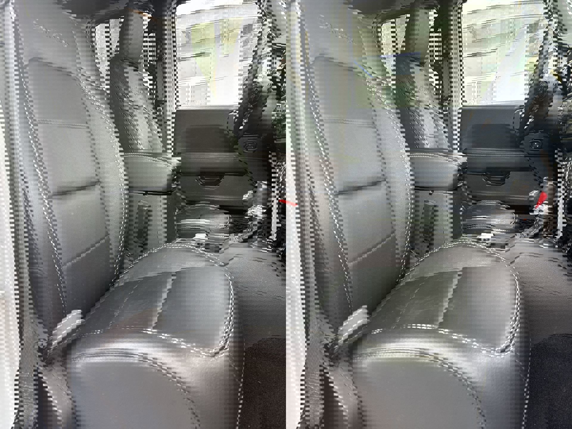 Used 2022 Jeep Wrangler Unlimited Sahara w/ Cold Weather Group image 28