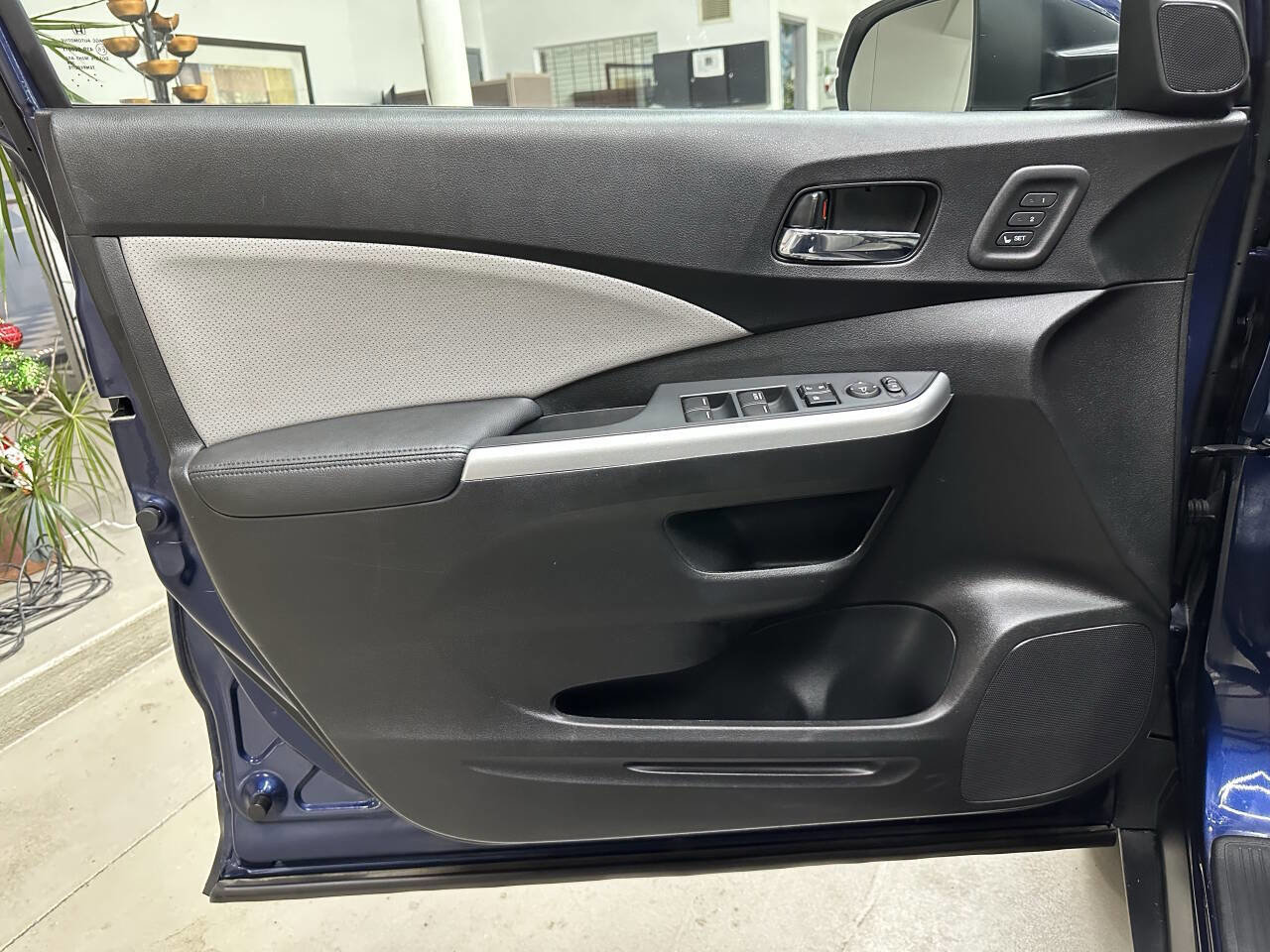 Used 2016 Honda CR-V Touring image 10
