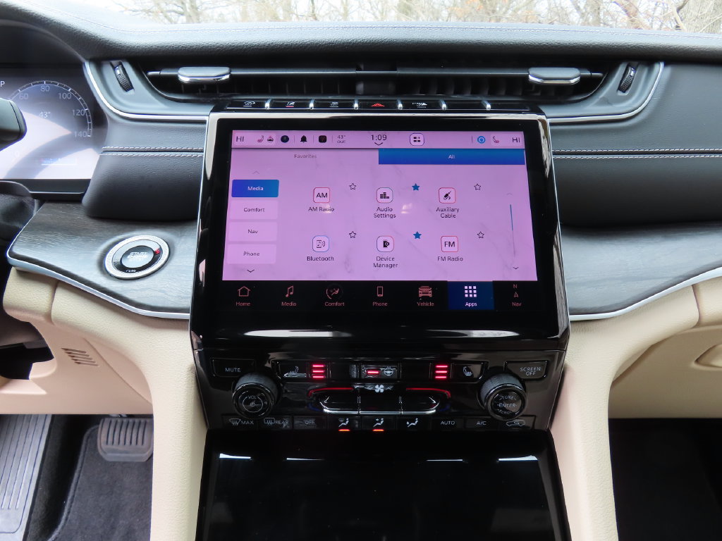 Used 2025 Jeep Grand Cherokee Limited AWD/4WD image 19